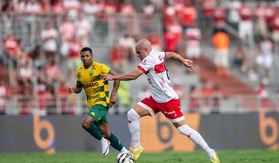 CRB vence Cuiabá por 3 a 0 e segue encostado no G-6