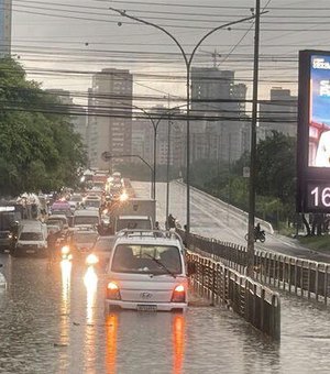 Defesa Civil emite pela primeira vez alerta severo de tempestade na capital paulista