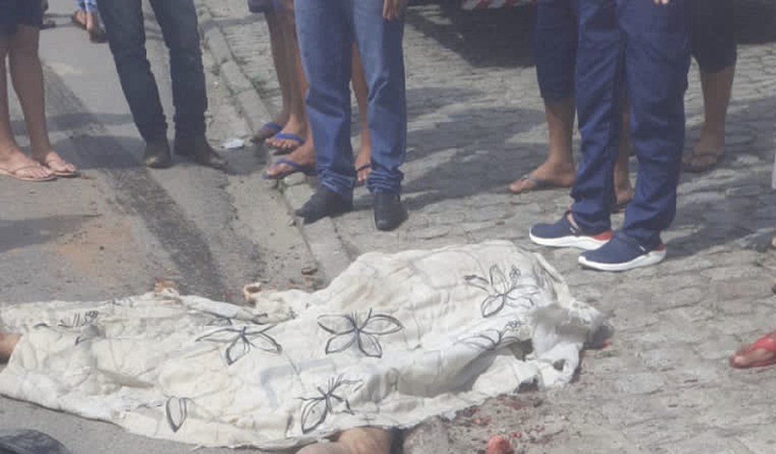 Homem morre esmagado por carreta enquanto dormia embaixo do veículo em Maribondo