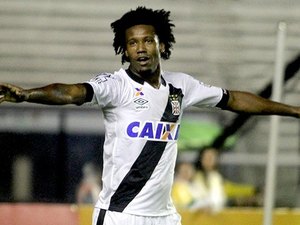 Gol de Rafael Vaz, no final da partida, classifica o Vasco e elimina CRB na Copa do Brasil.