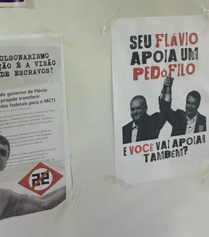 Denunciante apresenta fotos de cartazes contra Flávio Bolsonaro na Ufal, em Arapiraca