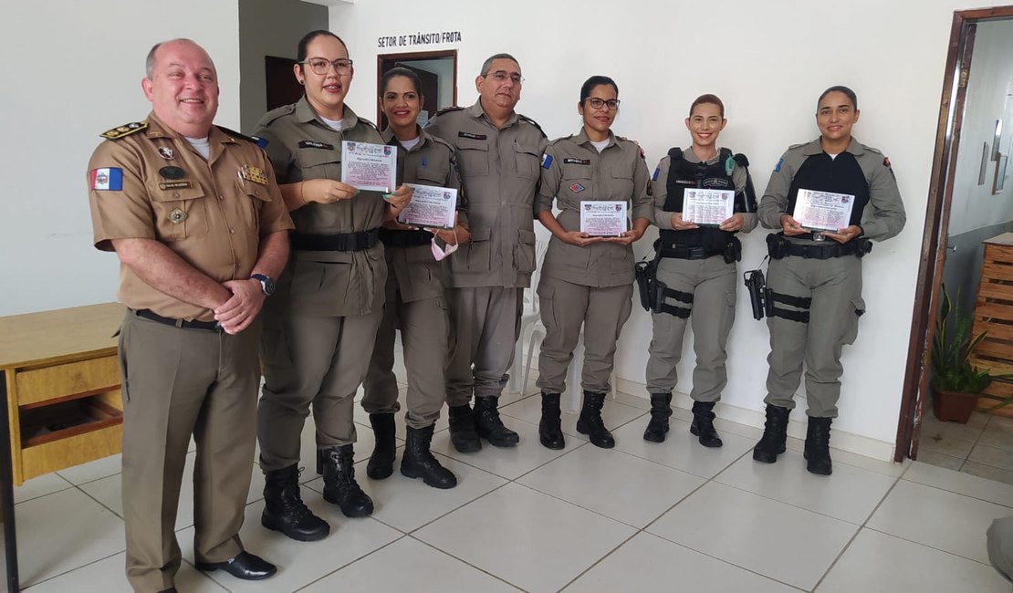 No dia da mulher, 10° batalhão faz homenagem as servidoras de Palmeira