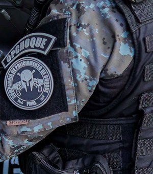 Foragida da Justiça por tráfico de drogas é presa em Maceió