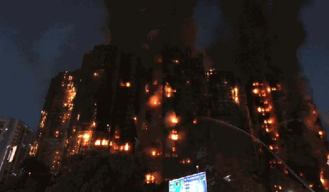 Sobe para 65 o número de mortos em incêndio em complexo de arranha-céus em Hong Kong