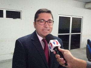 [Vídeo] 'Saúde tem que ser denunciada ao MP', diz vereador sobre pacientes com TRM