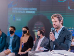 Pedro Vilela reafirma compromisso com políticas públicas para as mulheres