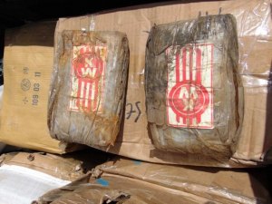 'Navio fantasma' é encontrado com cerca de 650 tijolos de cocaína