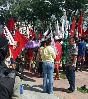 Gerenciamento de Crises da PM acompanha manifestações no Centro de Maceió
