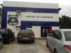 Homem é flagrado com espingardas e munições em Marechal Deodoro