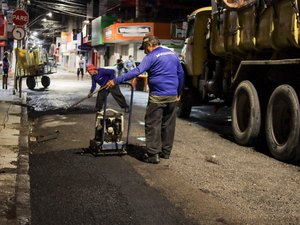 Prefeitura de Maceió reforça tapa-buraco em ruas do Centro