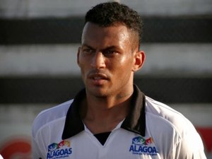 Lateral Esquerdo com passagens por ASA e CSA acerta com o Coruripe