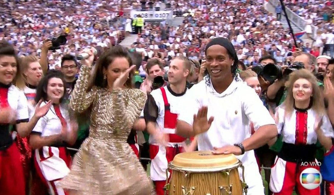 Ronaldinho Gaúcho aparece no encerramento da copa e vira o 'rei dos rolês aleatórios'