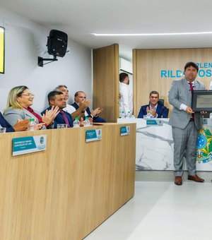 Paulo Dantas é agraciado em Maragogi com a comenda Costa dos Corais