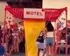 Alunos simulam 'motel' e fazem dança erótica durante gincana escolar no Maranhão