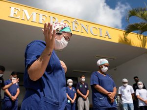Brasil registra 2ª maior velocidade global em número de mortes por Covid-19