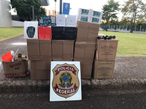 Polícia Federal apreende eletrônicos e miras telescópicas