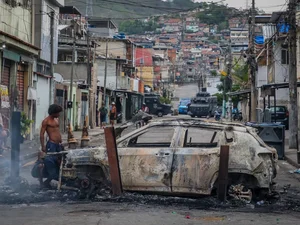 Governo do Rio divulga lista com nomes de 115 mortos em megaoperação