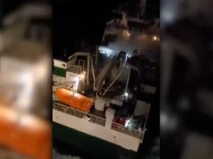 Barco naufraga com 31 tripulantes a bordo, no Canadá