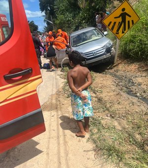 Colisão entre carro e moto deixa feridos em Maragogi
