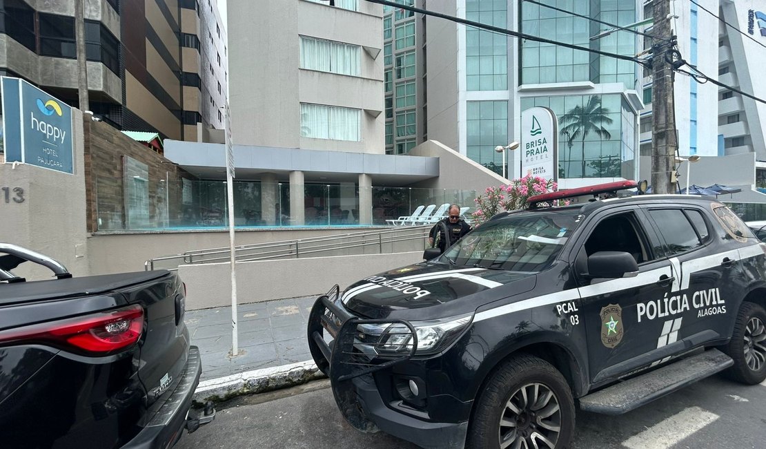 Homem usa documento falso em hotel na Pajuçara e polícia descobre mandados de roubo contra ele