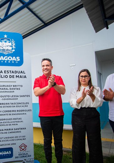 Governo entrega escola, pavimentação de ruas e nova sala do Saúde Até Você Digital em Carneiros