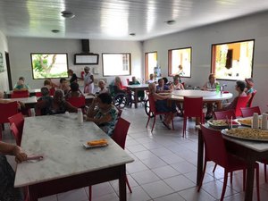 Abrigos de idosos em Maceió relatam queda em doações durante pandemia 