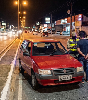 Motorista embriagado é preso após dirigir na contramão no Tabuleiro do Martins, em Maceió
