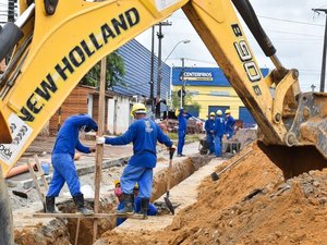 Prefeitura executa serviços de drenagem e esgotamento sanitário no Santa Lúcia