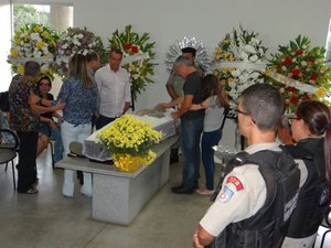 [Vídeo] Sargento da PM morto em operação policial é sepultado com honras militares