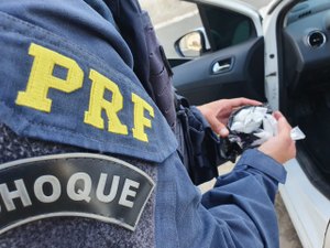 Trio é preso pela PRF por tráfico de drogas em São Miguel dos Campos