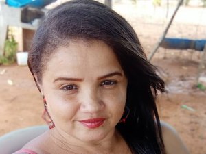 Mulher pede ajuda para encontrar mãe que mora em Maceió