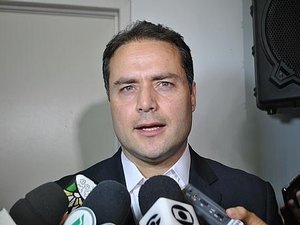 Renan: 'Novo secretário não será das polícias'