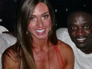 Prestes a vir ao Brasil, Akon relembra namoro com Nicole Bahls: 'Minha ex'