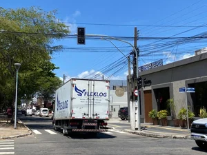 Novos semáforos na parte baixa começam a funcionar neste sábado (13)