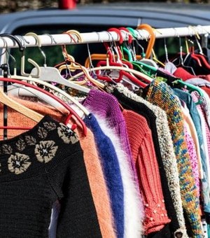 Bazar passarela desmistifica roupas usadas e apoia sustentabilidade
