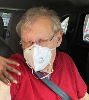 Milton Neves é vacinado e desabafa: 'Após 5 tentativas'