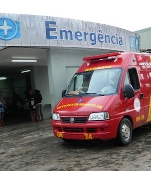 Homem morre após colidir moto com caminhão na BR-101