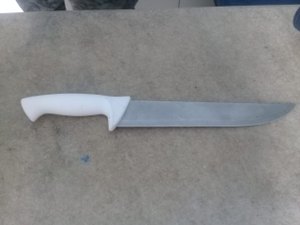 Suspeito é preso após roubar dois celulares de funcionários de posto de combustível  