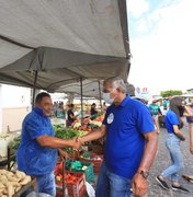 Tarcizo Freire, candidato a prefeito de Arapiraca, visita tradicional feira do bairro Brasília