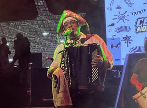 Alagoano Fidellis é destaque do palco principal na primeira noite do Cena Nordeste Festival