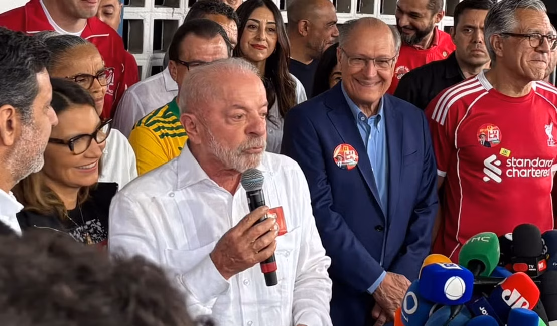 Lula diz que nunca imaginou disputar eleição com 'miliciano'