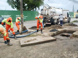 Prefeitura realiza obras de manutenção em rede de drenagem na Santa Amélia