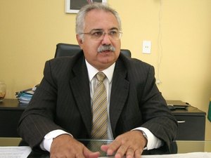 Prefeito determina corte de 80% dos comissionados em janeiro