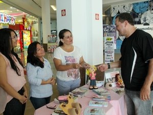 ?Banco de Leite? dá orientações no shopping sobre aleitamento