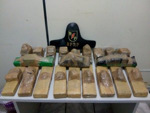 Mulher é presa com 21 quilos de maconha