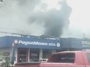 Incêndio em terreno baldio mobiliza moradores no Tabuleiro do Martins