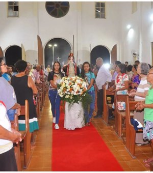 Católicos celebram festa da padroeira de Porto de Pedras