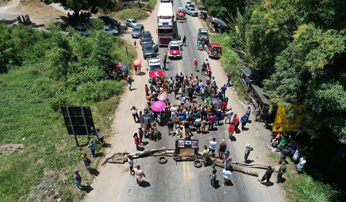 BR-101 é liberada após novo protesto de indígenas Wassu Cocal em Joaquim Gomes