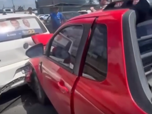 Engavetamento envolve quatro carros e moto na AL-220, em Arapiraca