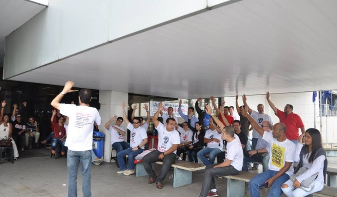 Servidores do Judiciário Federal decidem manter greve e intensificar mobilização